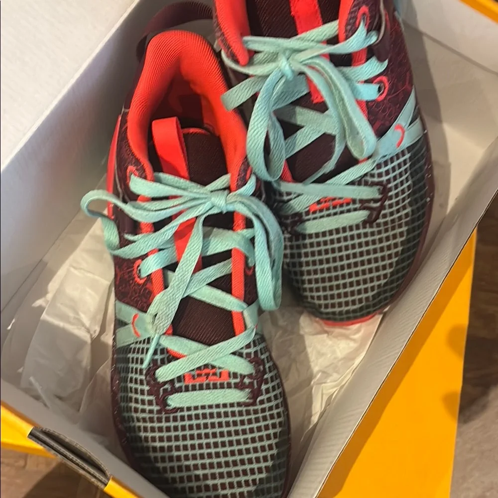 Nike stylish sneakers
