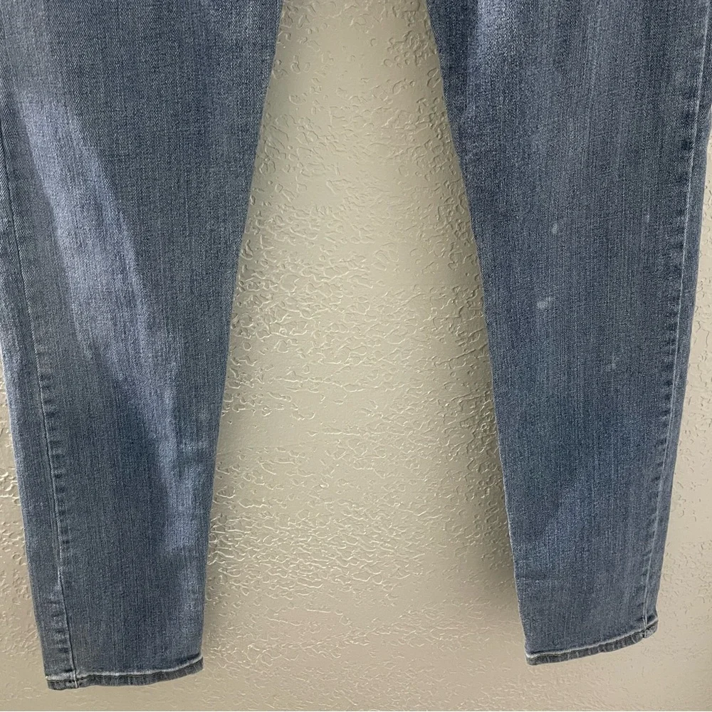 Levis stylish light