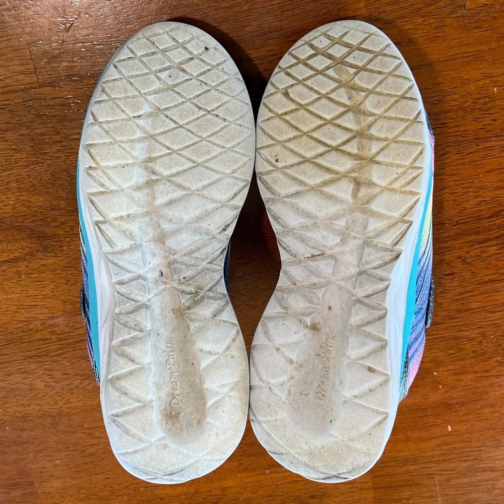 Dream Pairs these sporty