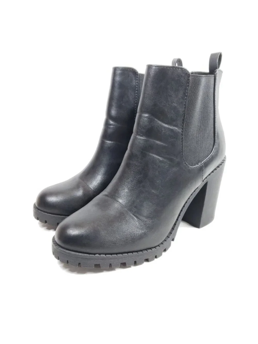 Clove these stylish
