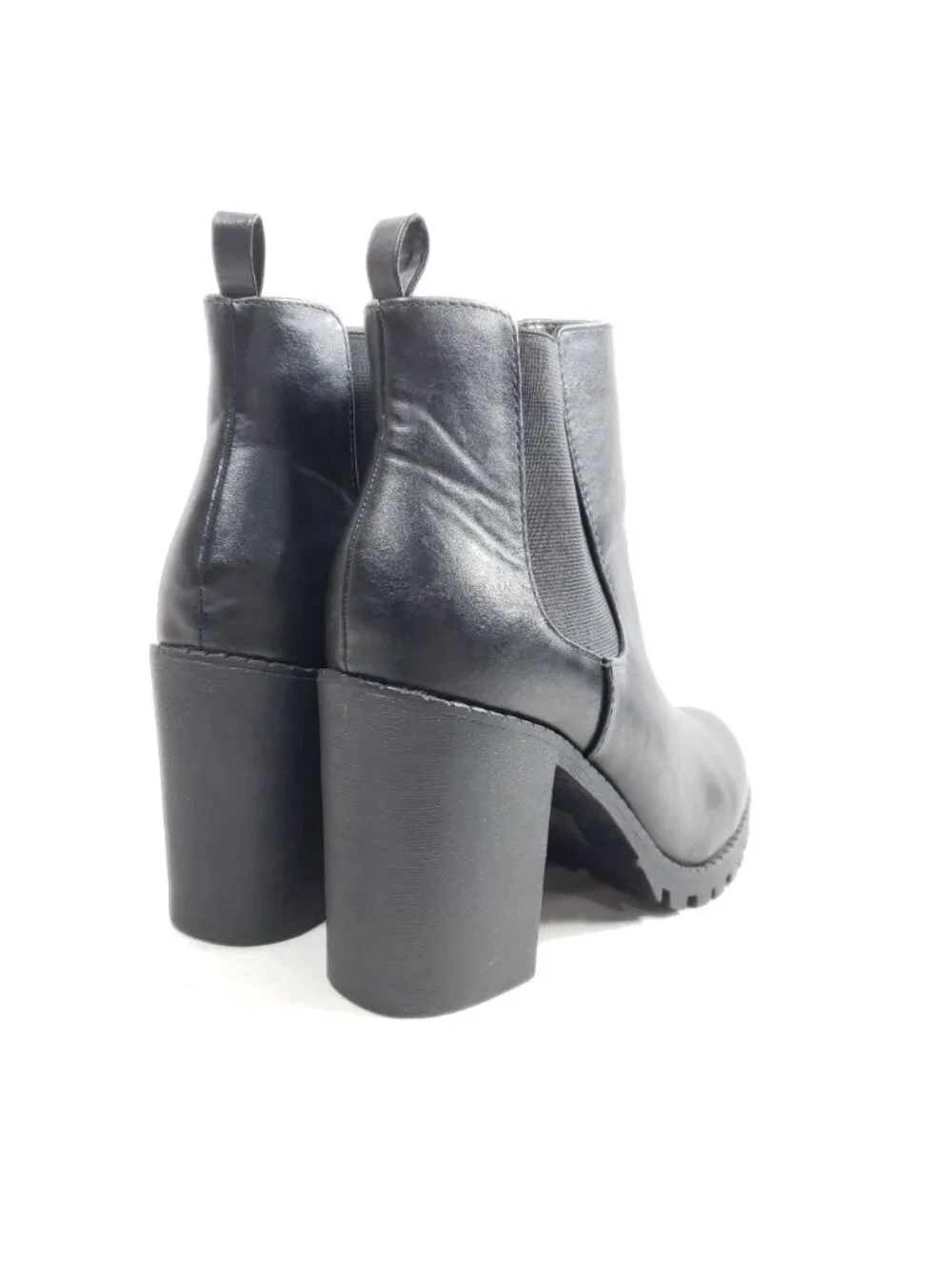 Clove these stylish