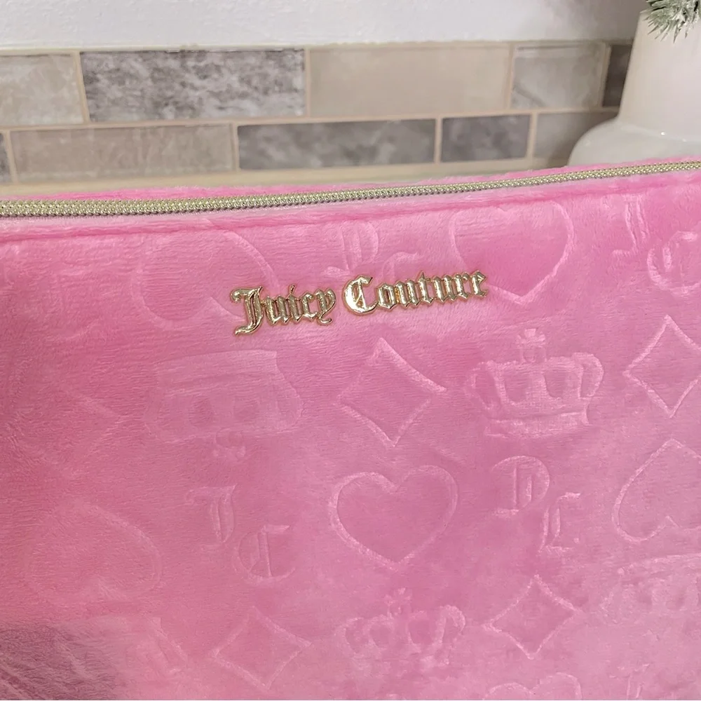 NEW Juicy Couture Pink Velour Debossed Logo Makeup Bag‎ Cosmetic Pouch