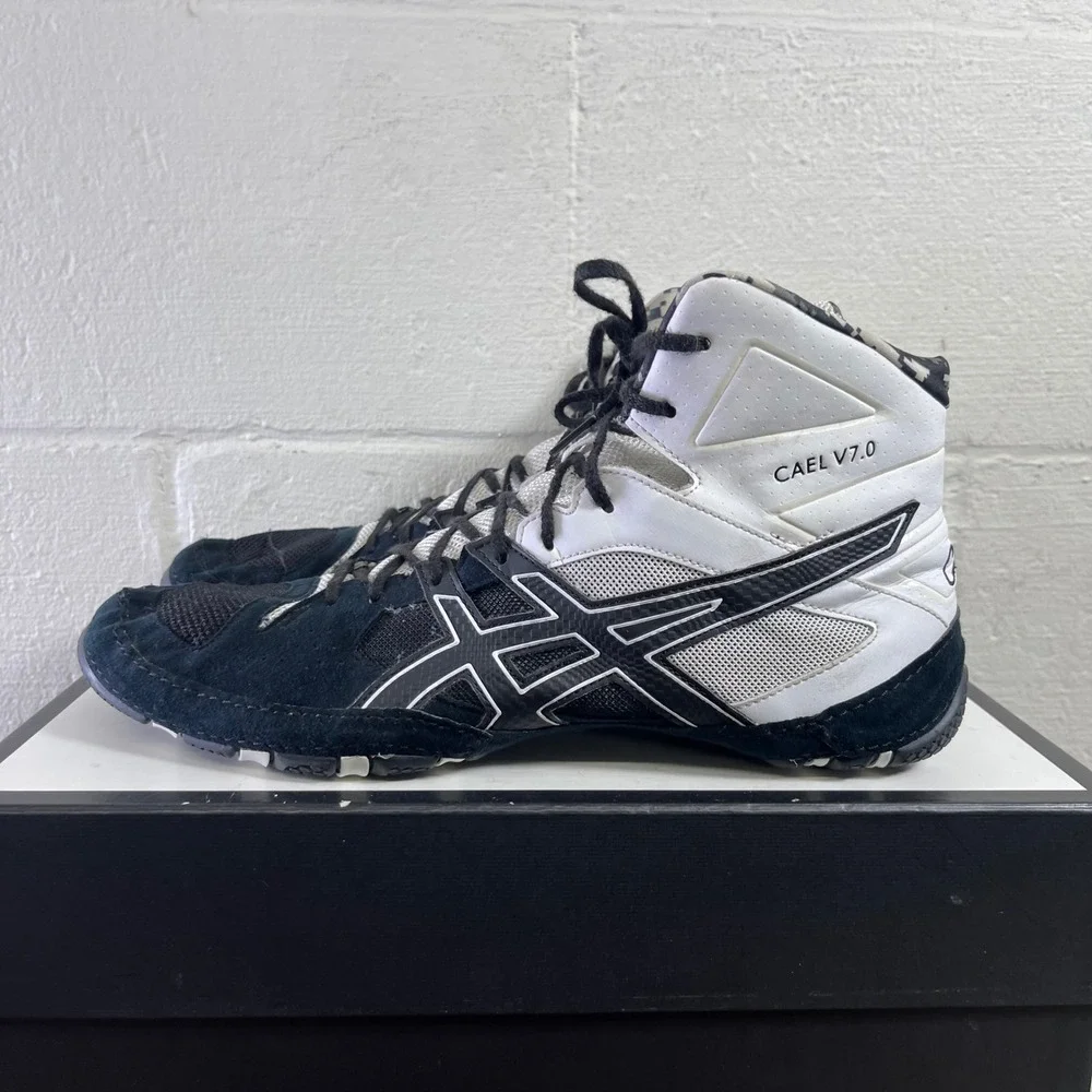 Asics dominate mat