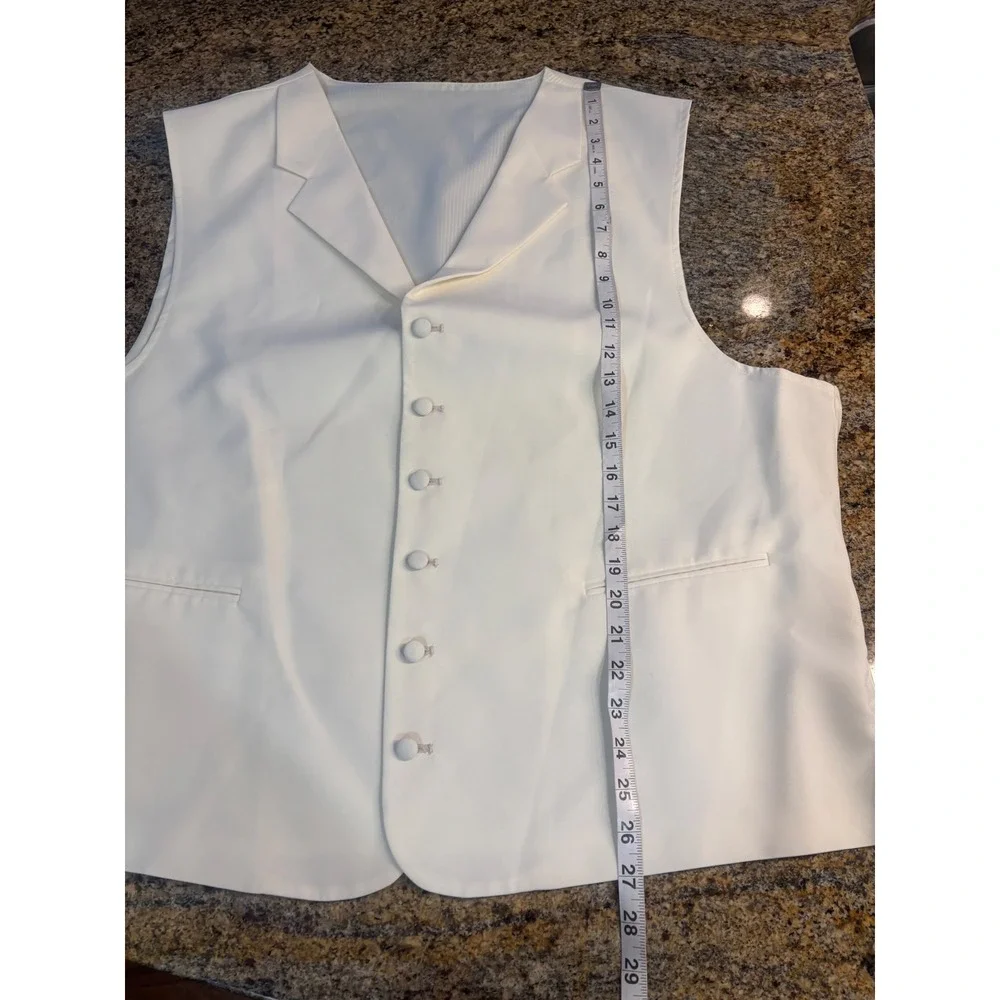 Falcone curtis vested
