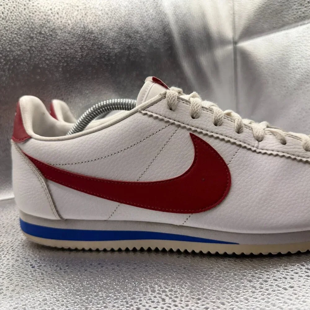 Nike product pair