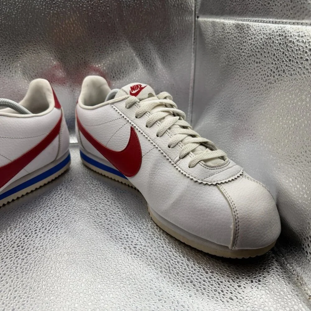 Nike product pair