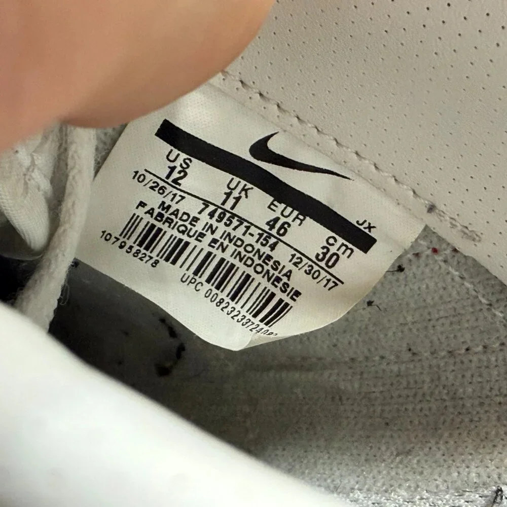 Nike product pair