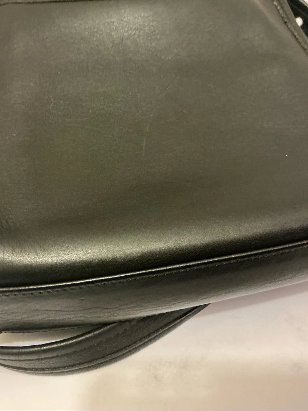 Coach compact black