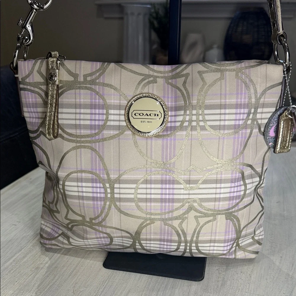 Coach elegant shoulder