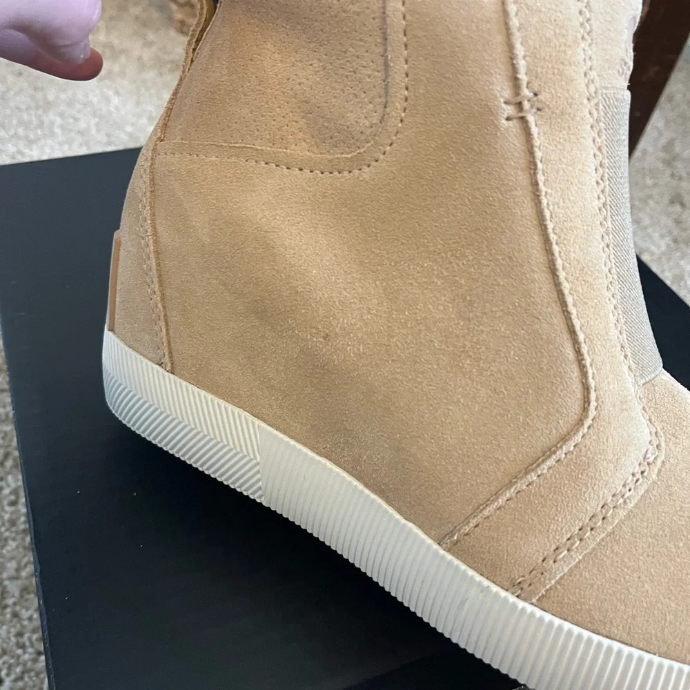 Sorel shown tan