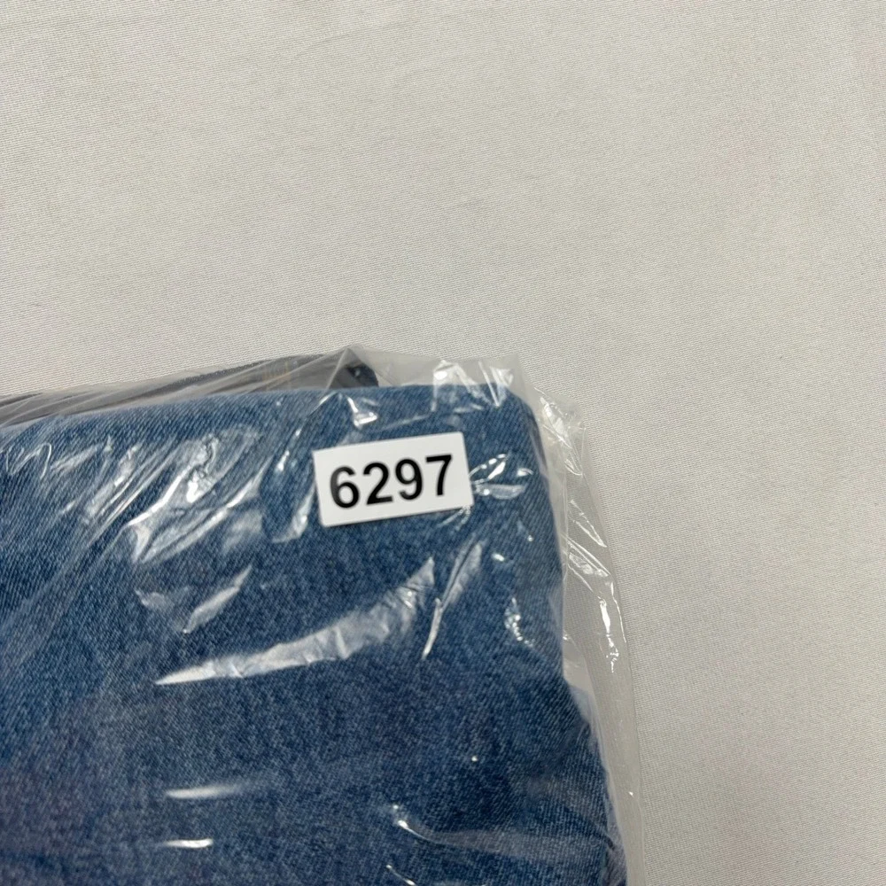 Levis levi 517