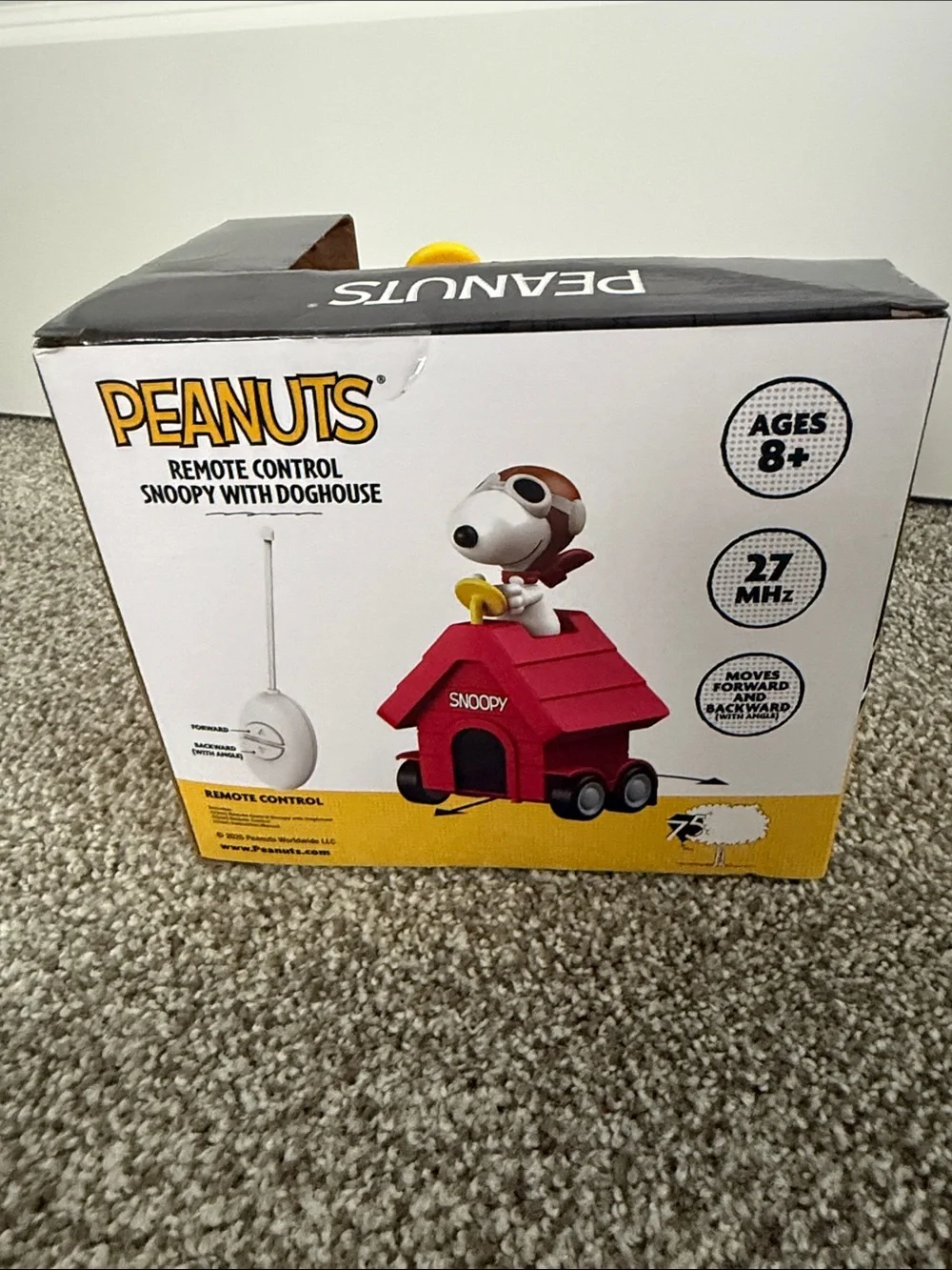 Peanuts branded snoopy
