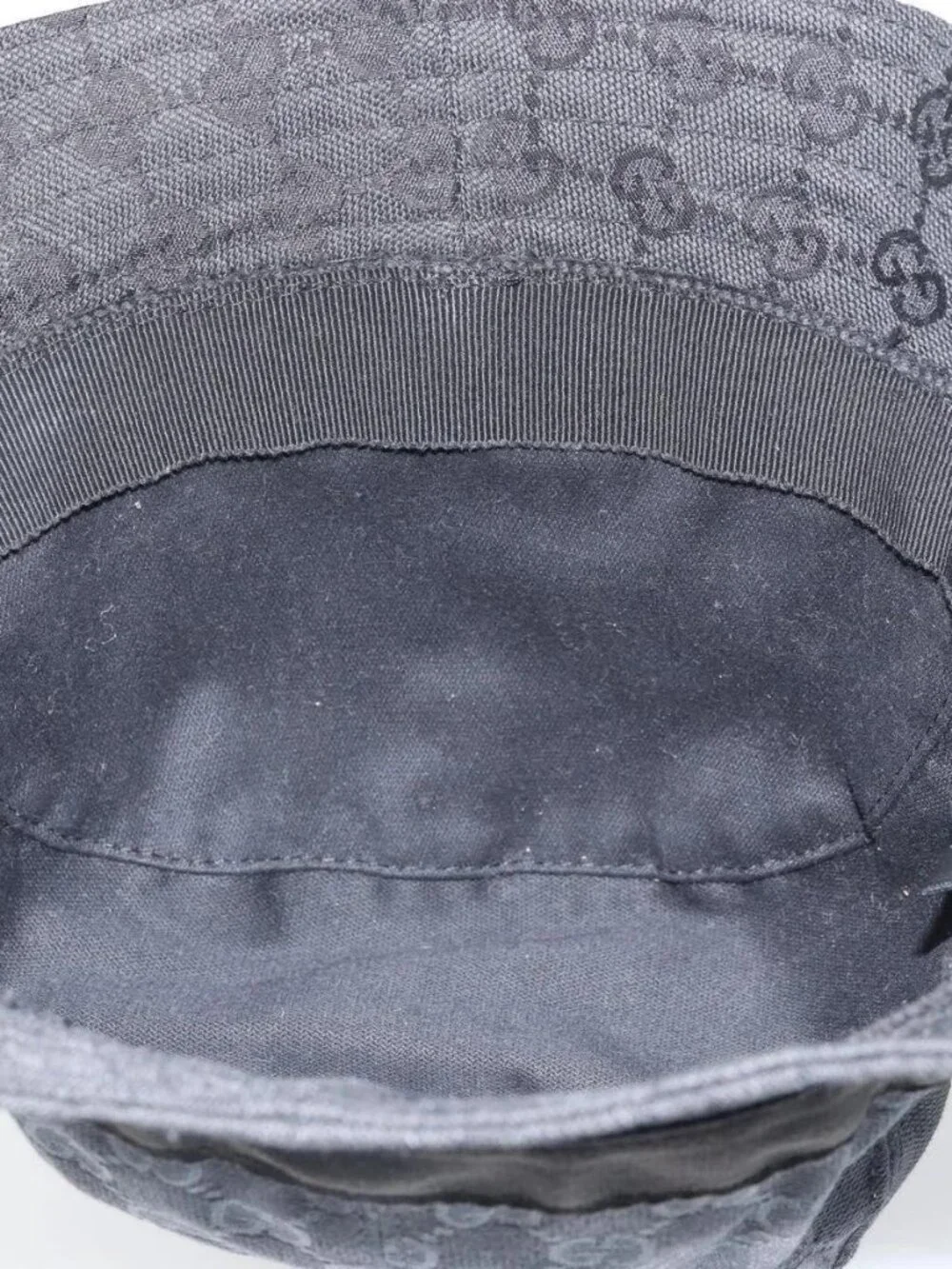 Gucci brand	gucci color	black