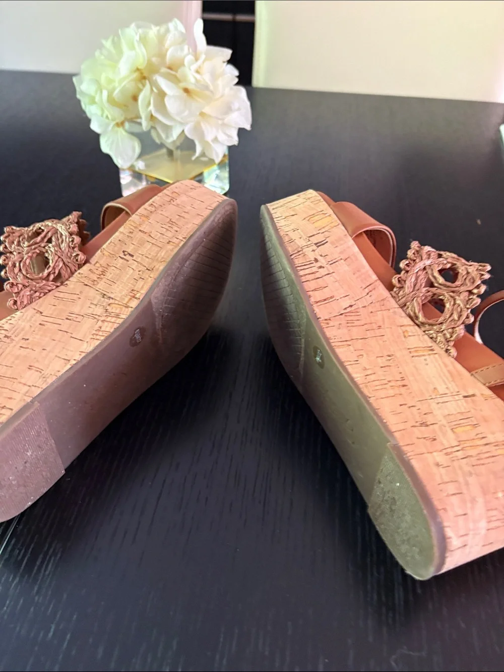 Jessica Simpson stylish tan