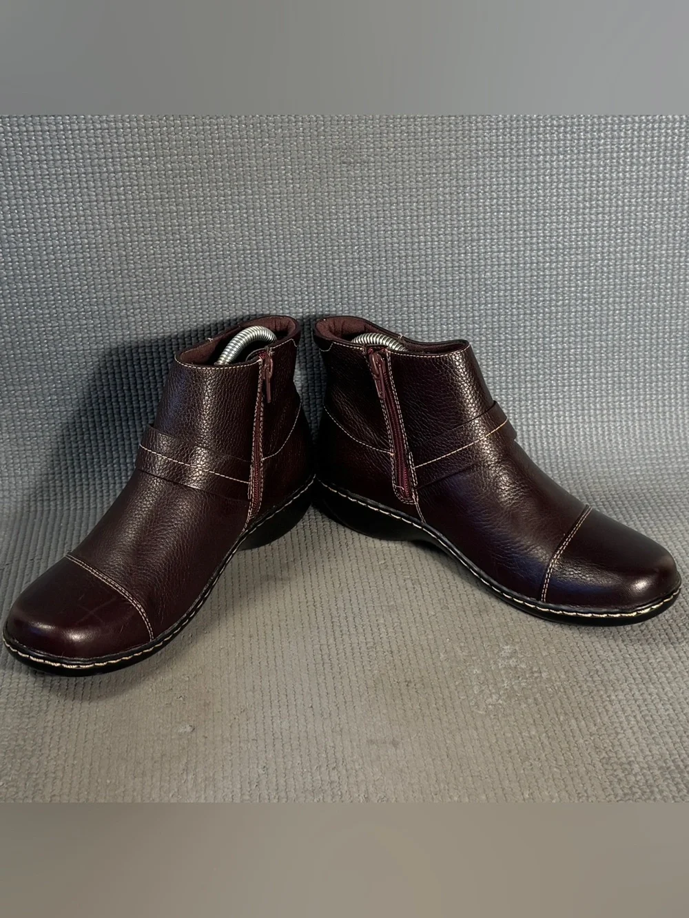 Clarks Ashland‎ Pine Burgundy Leather Ankle Boots Women’s Size 7