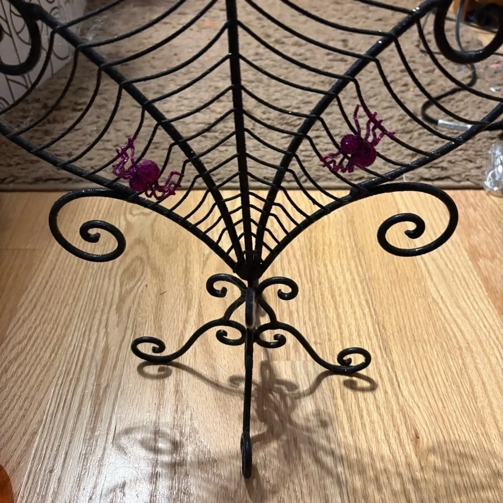 Pier 1 elegant black