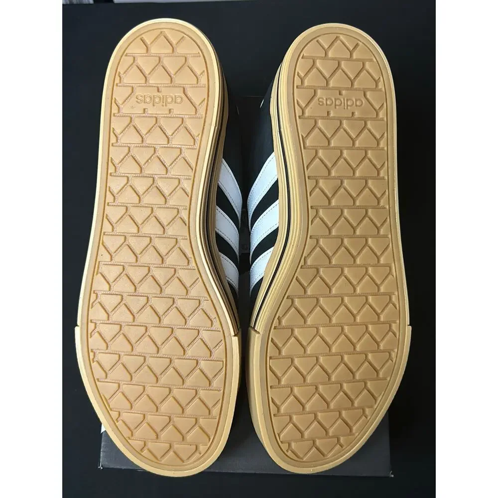 adidas daily black