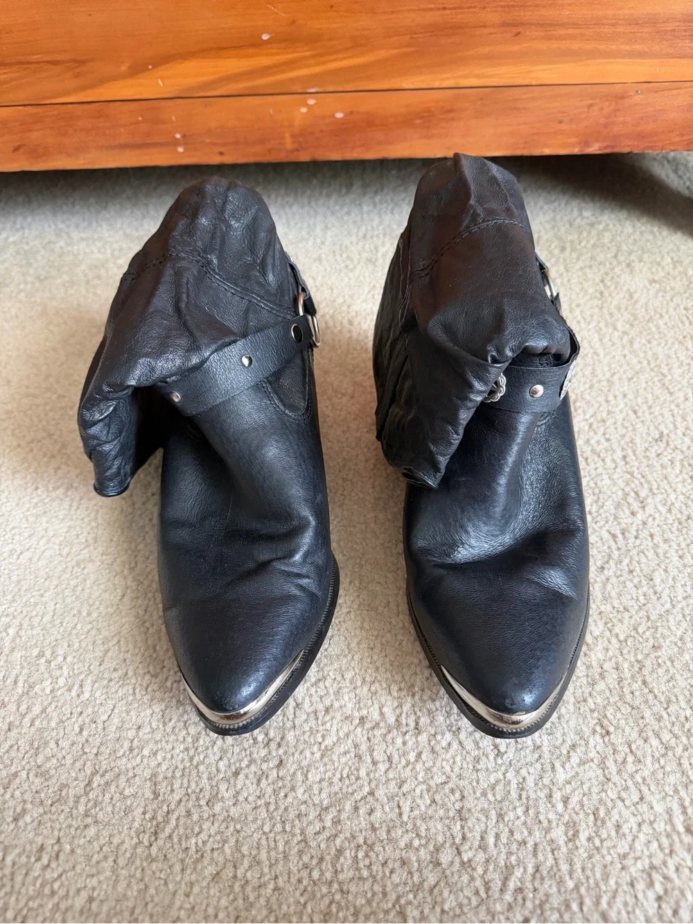 dingo black leather