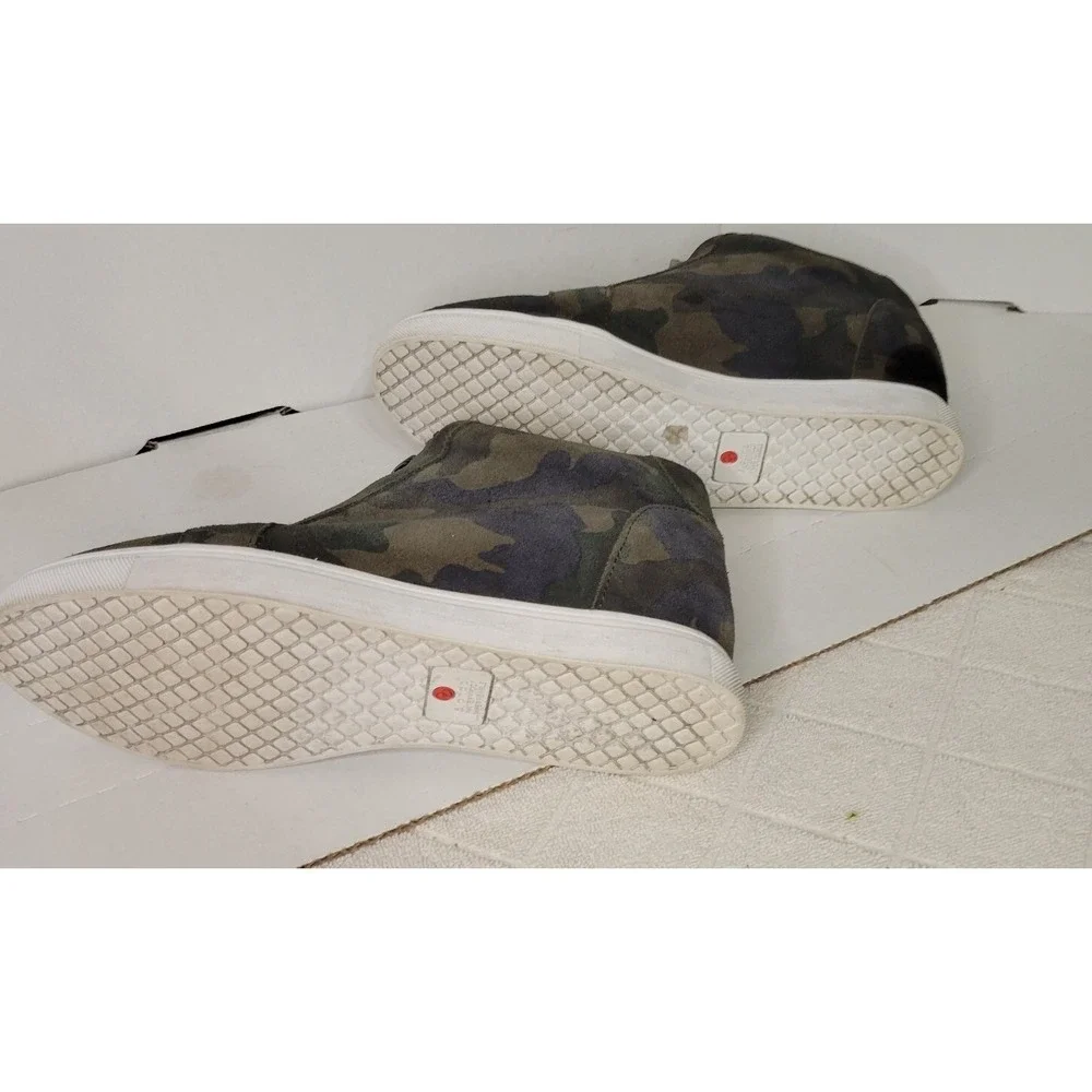 Blondo‎ Glenda  Waterproof Camo Zip Up Ankle Booties Comfortable Shoes comfort