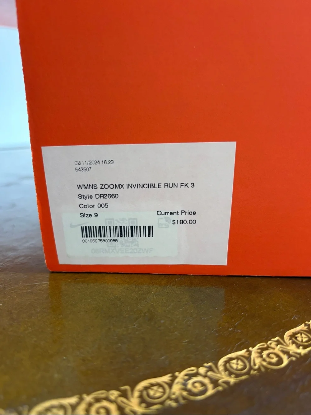 Nike size color