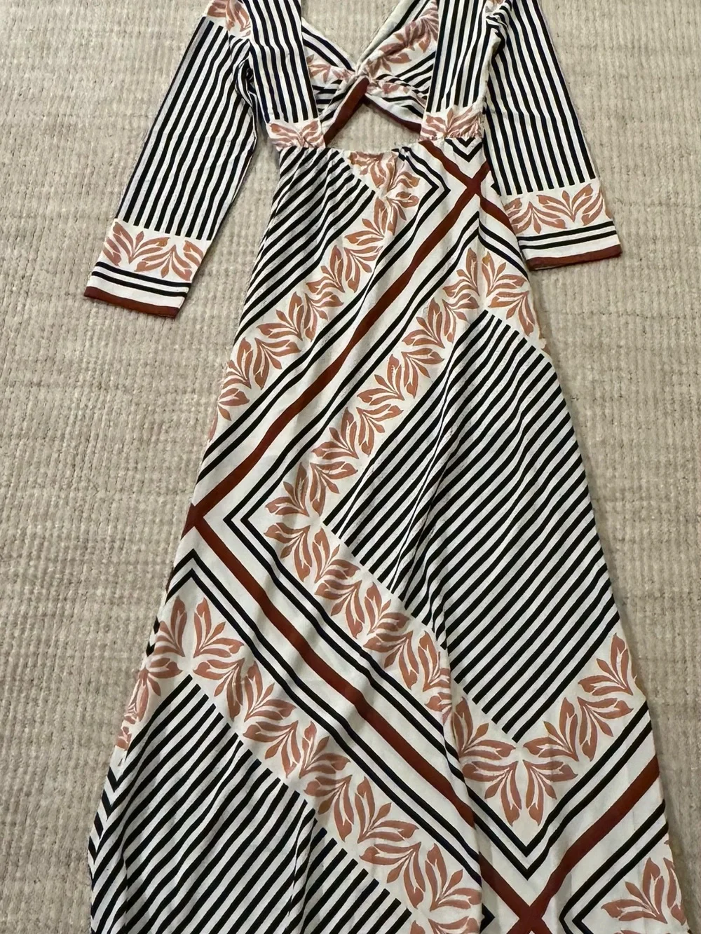 Abercrombie & Fitch Long Sleeve Twist Front Cutout Maxi Dress Medium