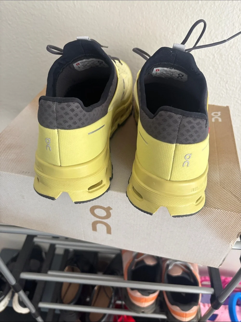 On Running breathable lime