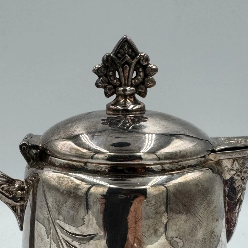 World Silver Plate Co antique world