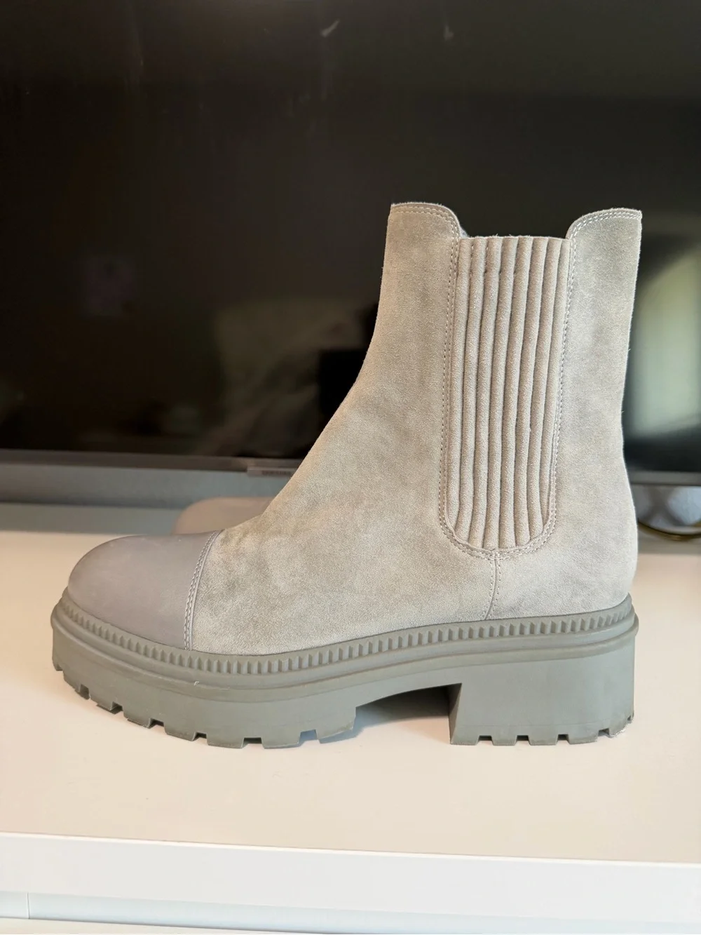 Marc Fisher toe light looks