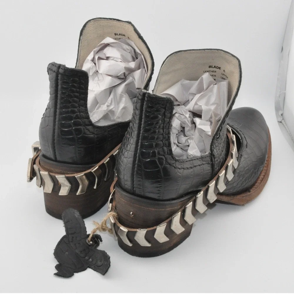 freebird lining showcase hardware