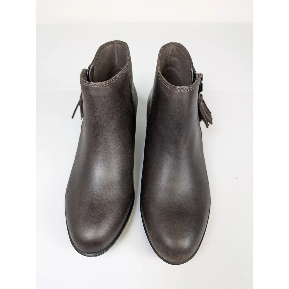 Clarks Addiy Terri Shoes Womens Size 6.5 M Brown Ankle Leather Bootie Tassel Zip