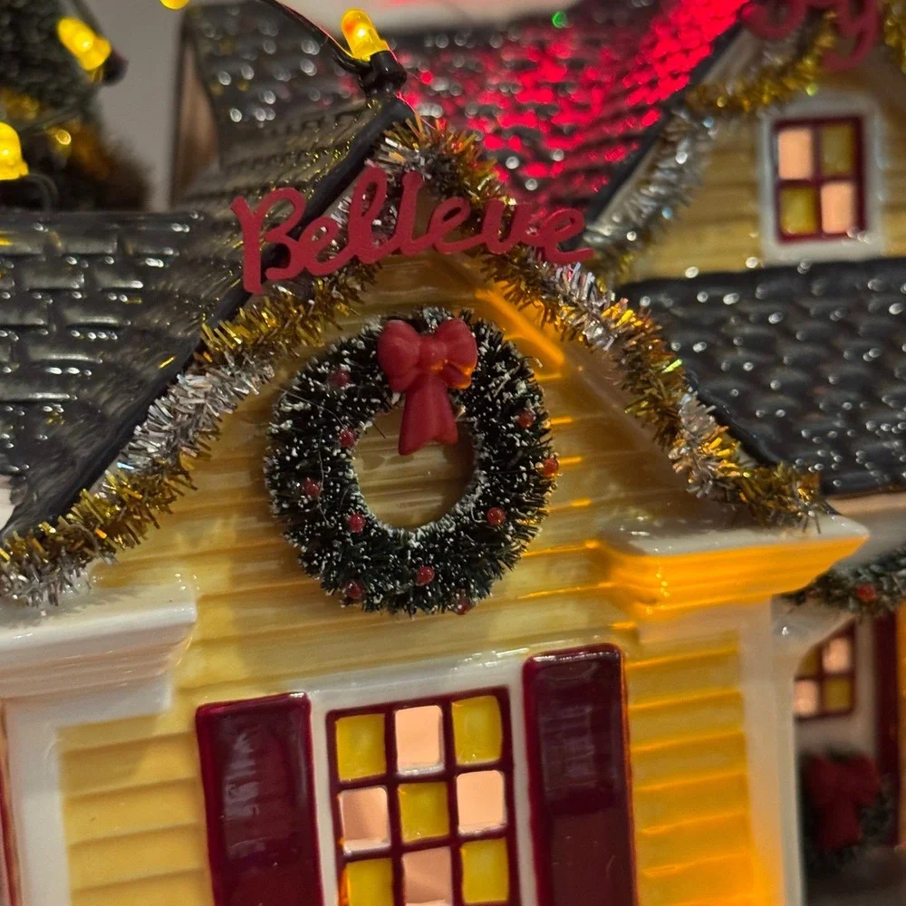 Department 56 Noel House Snow Village Christmas Lane Lighted w/ Box Dept 56
