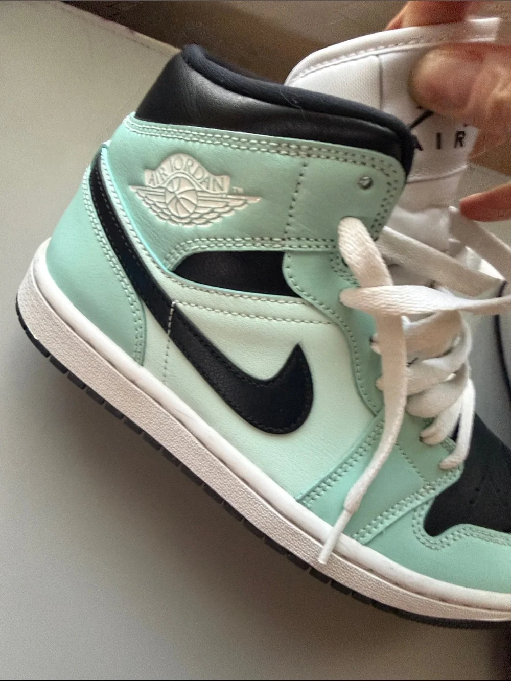 Nike classic mid