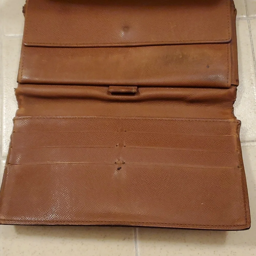 Louis Vuitton very good