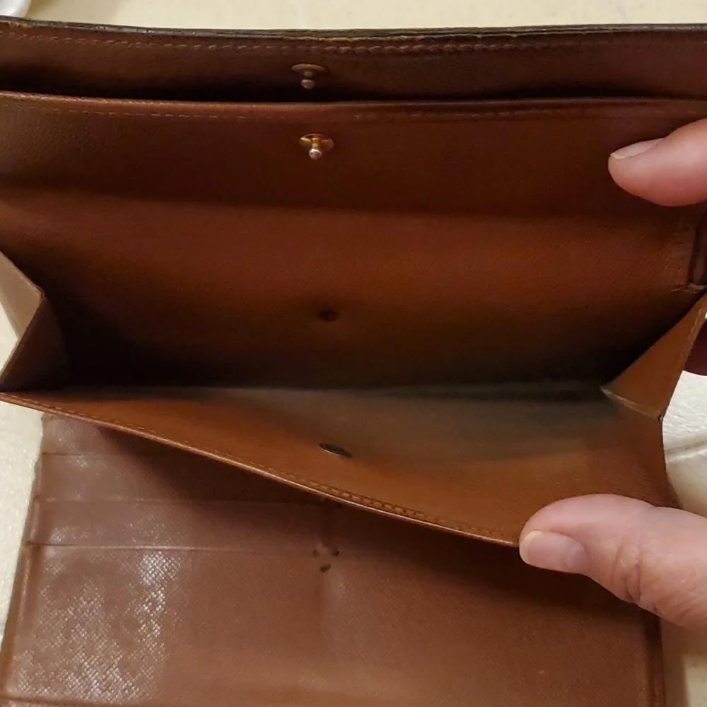 Louis Vuitton very good
