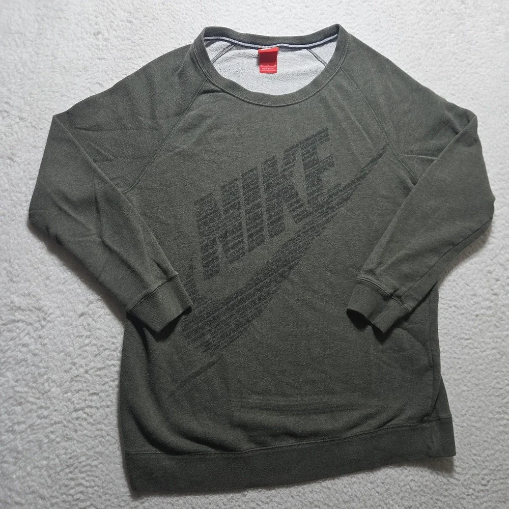 Nike Women's Size Medium Green Rally Boyfriend Relaxed Fit Crewneck Sweatshirt