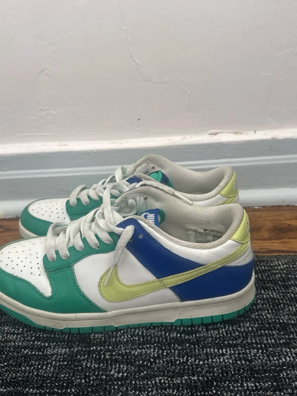 Nike stylish low