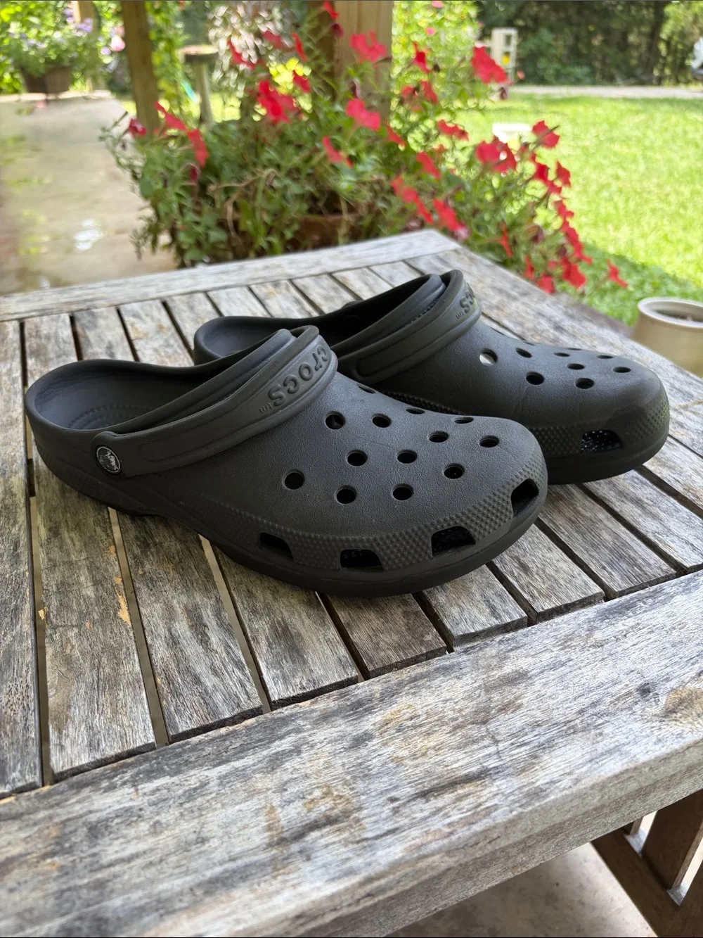 CROCS Classic Clog in Black