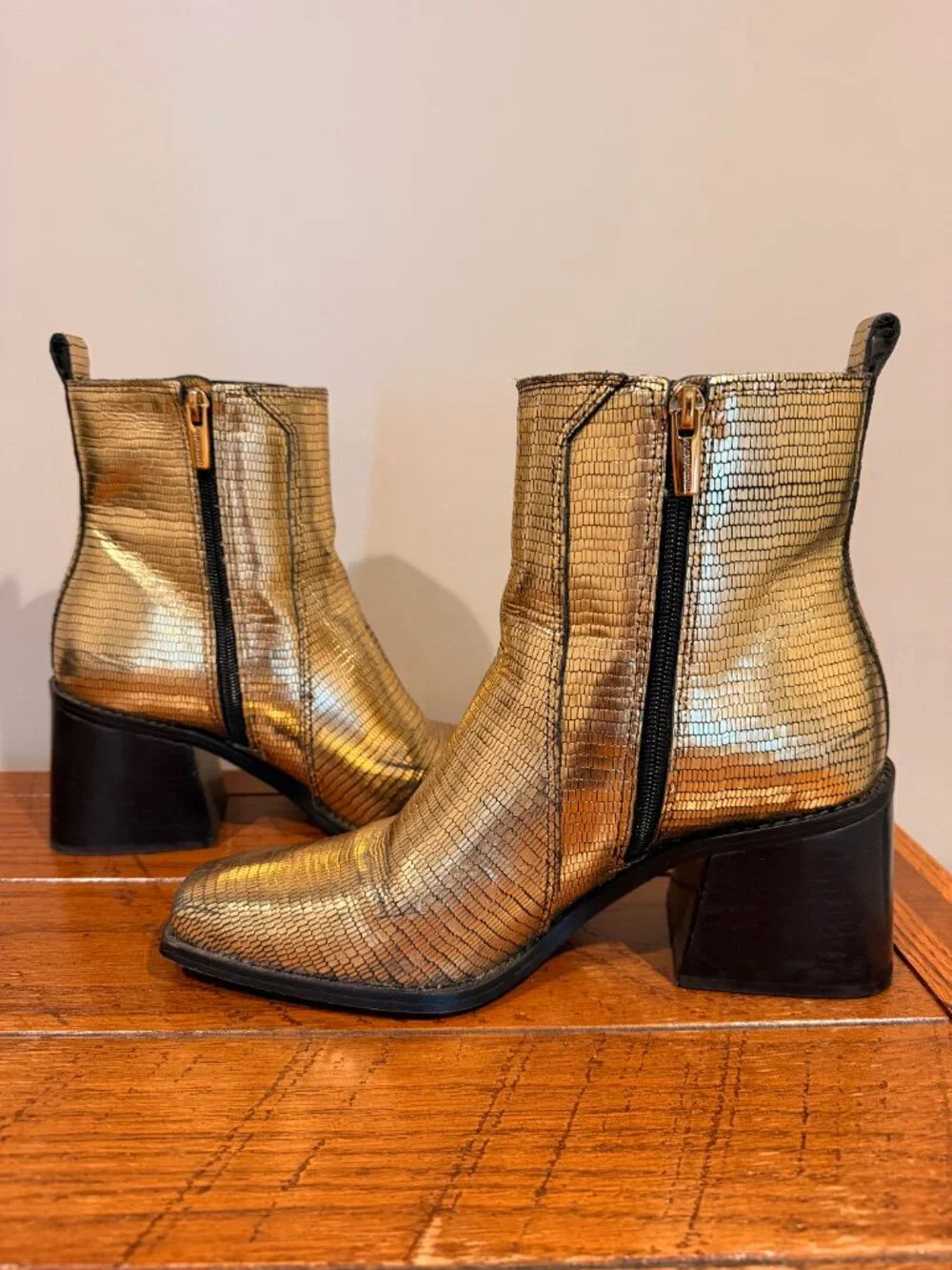 Vince Camuto vince camuto