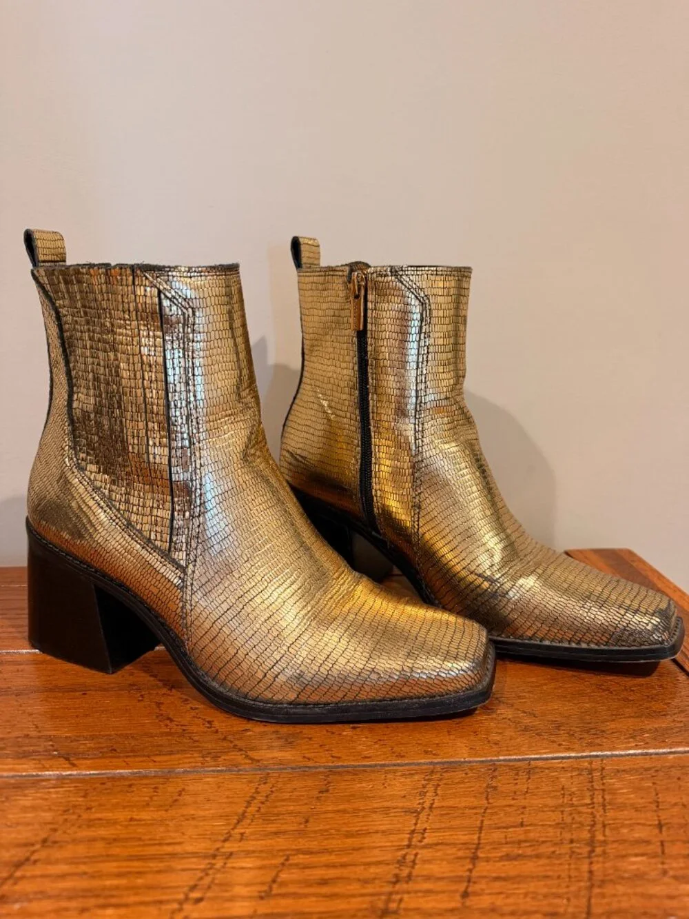 Vince Camuto vince camuto