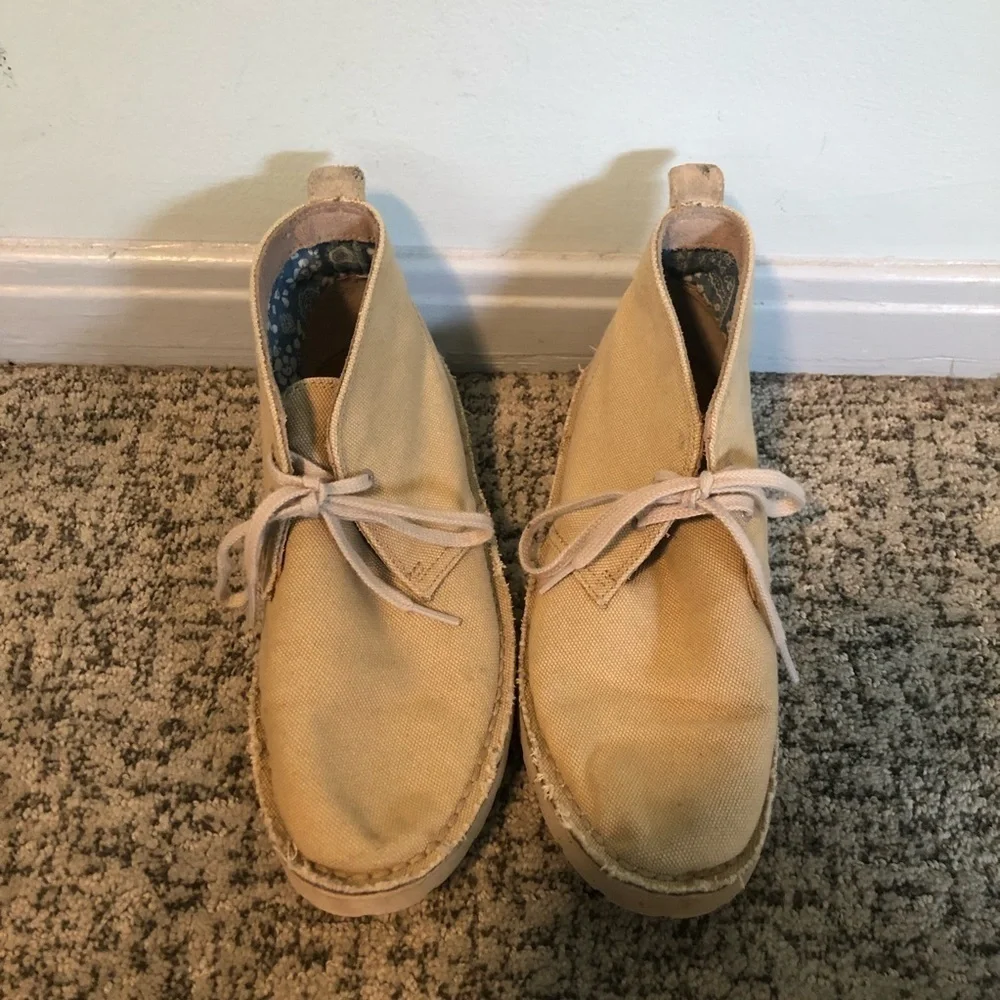 Clarks broke laced