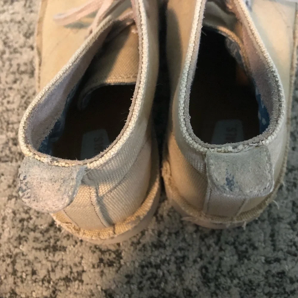 Clarks broke laced