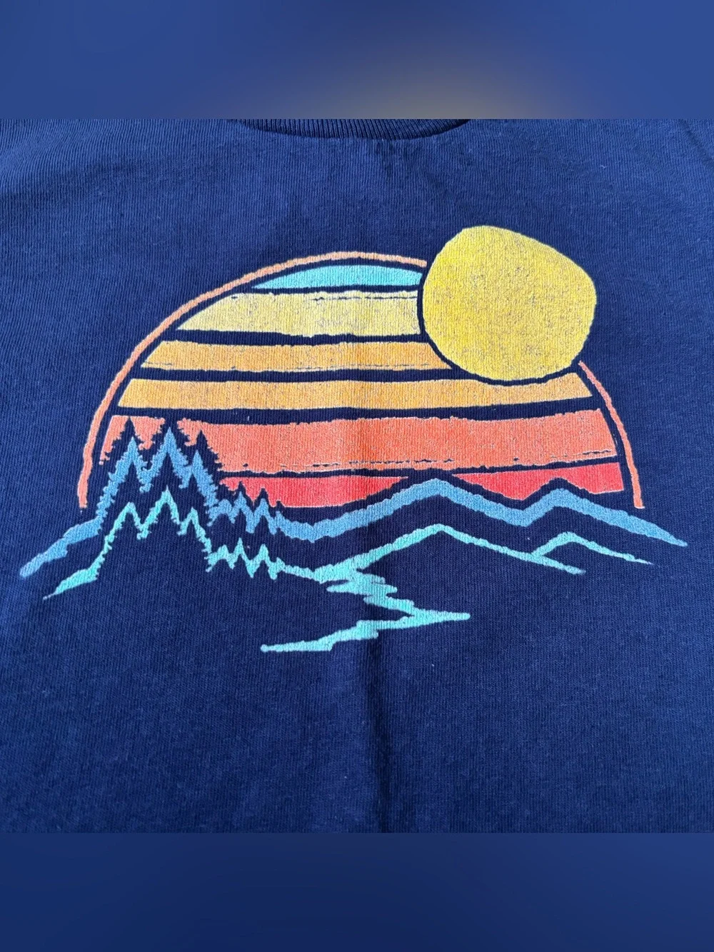 Delta navy tee