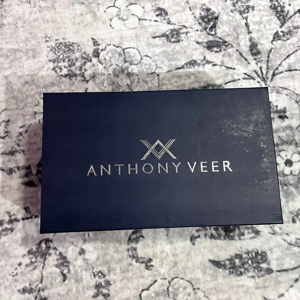 Anthony Veer new box