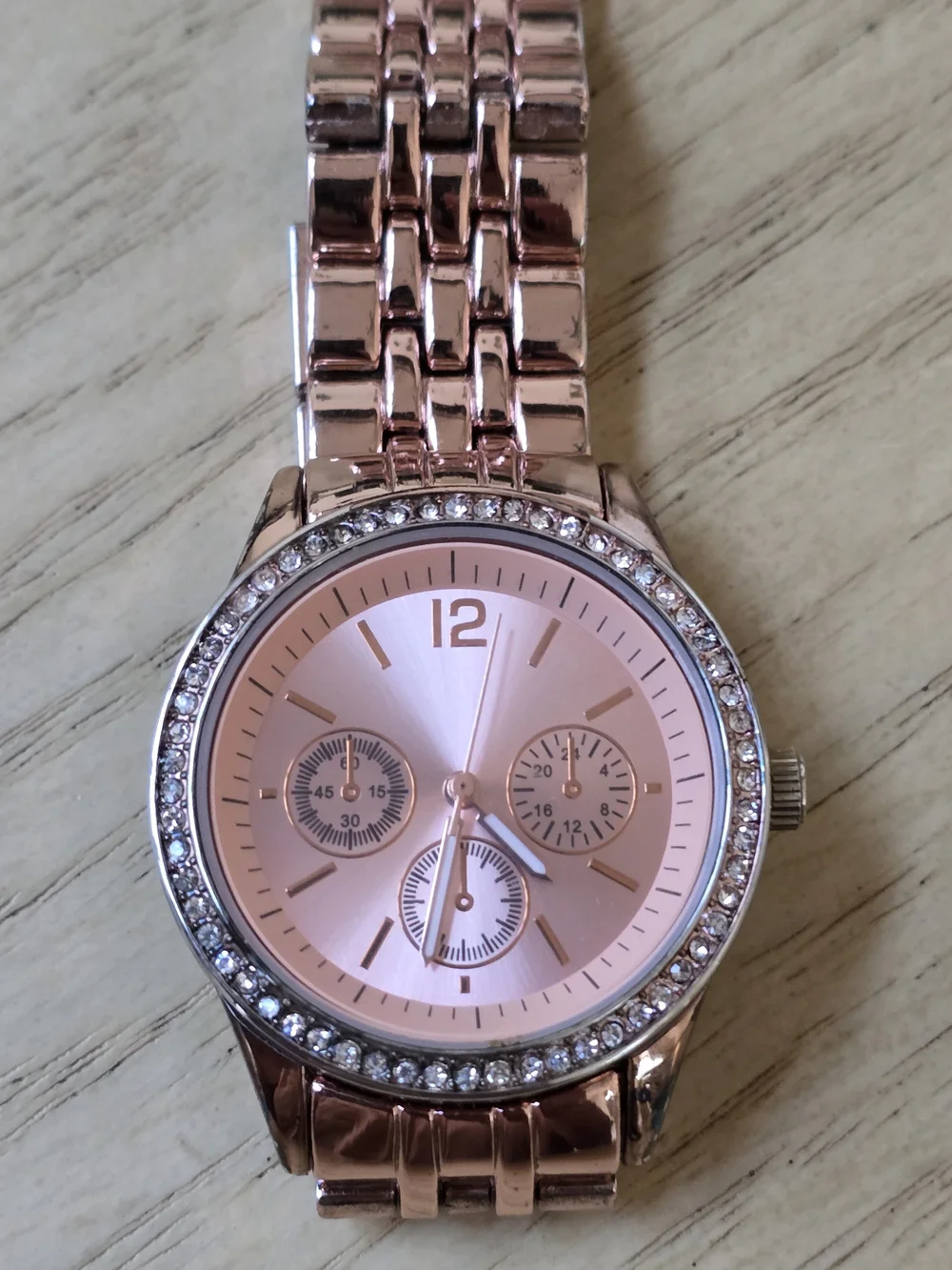 The Unbranded Brand stylish rose