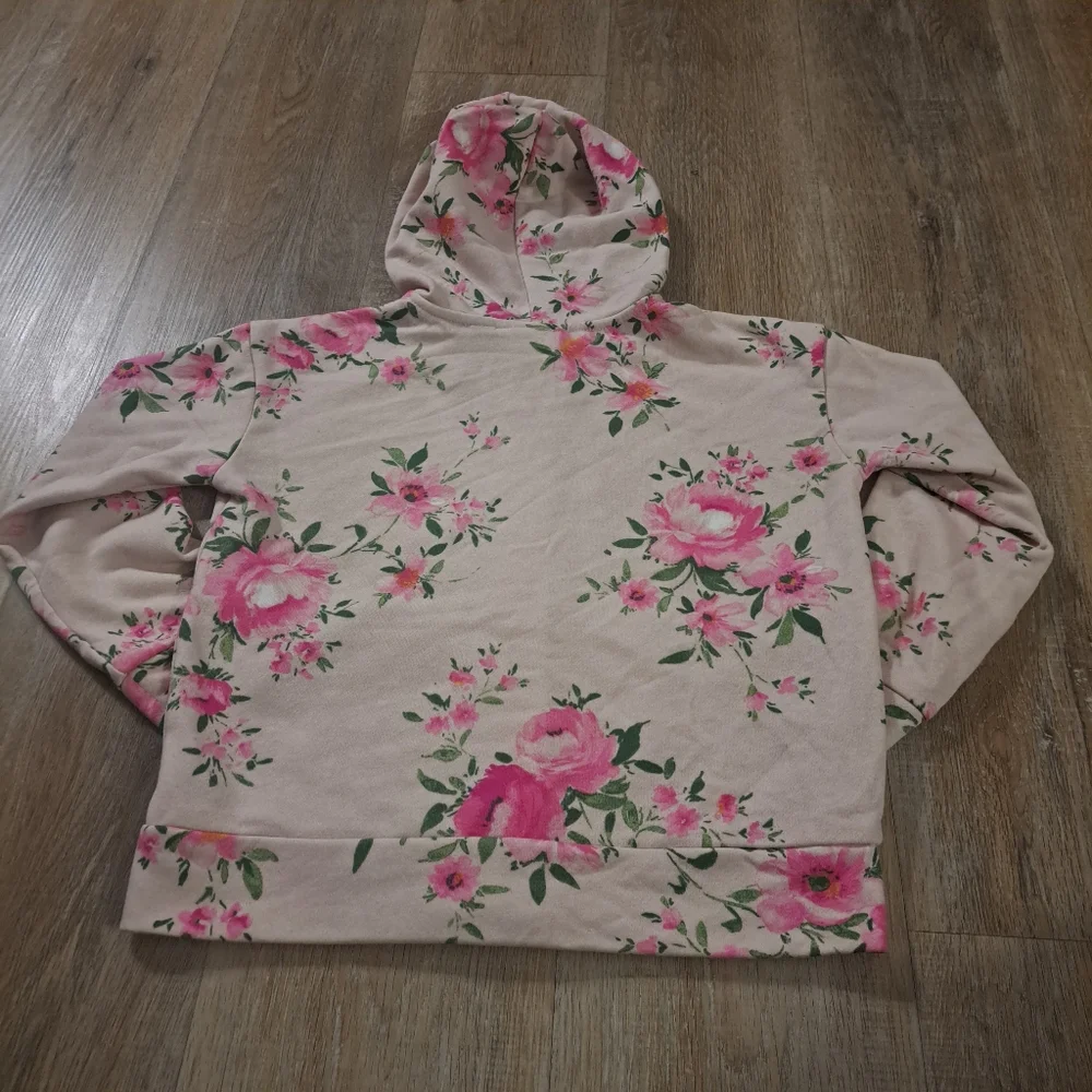 Place stylish floral