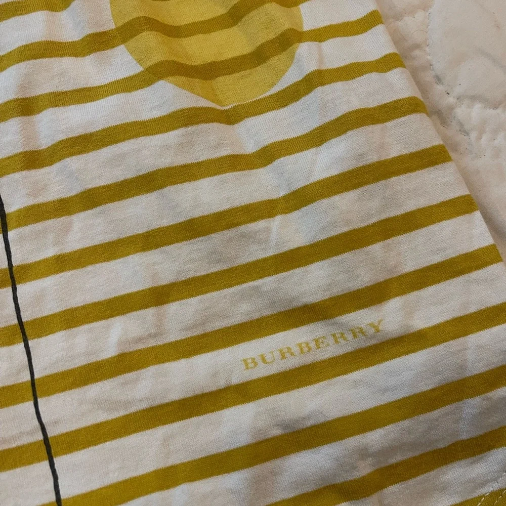Burberry stylish tank