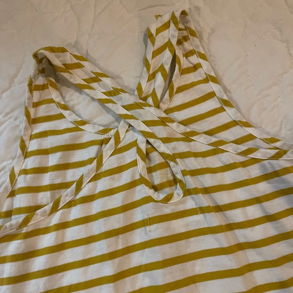 Burberry stylish tank