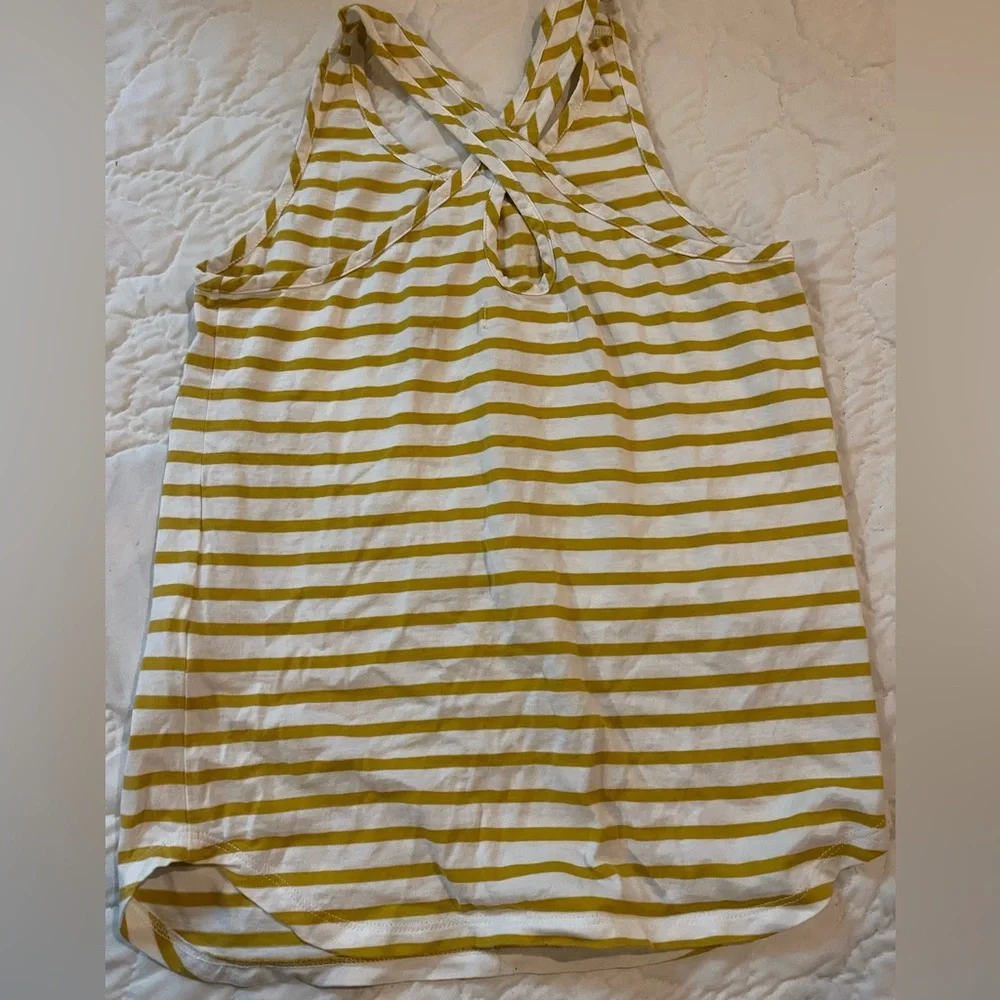 Burberry stylish tank