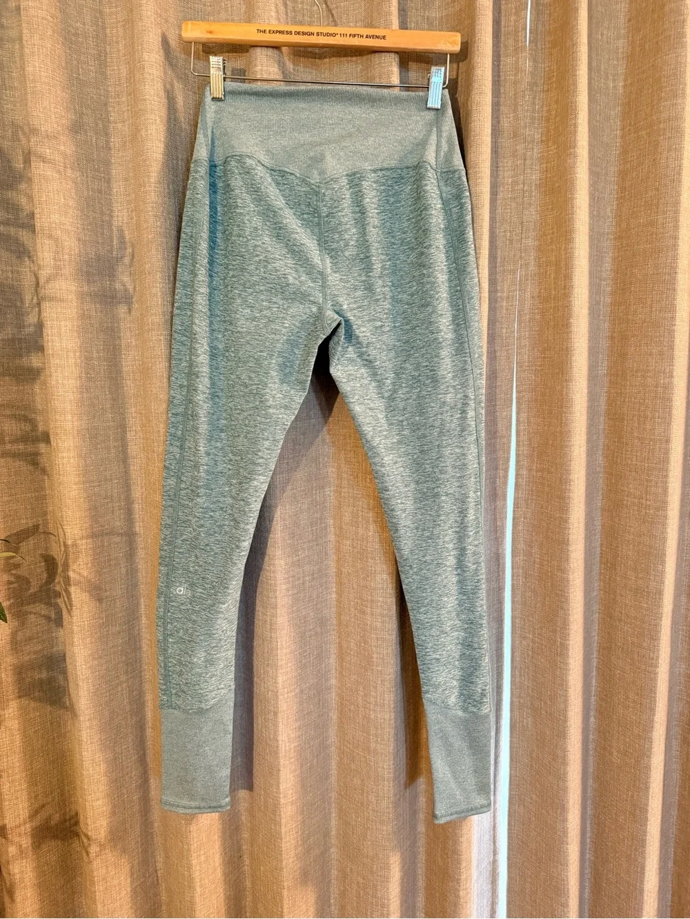 ALO Yoga like new