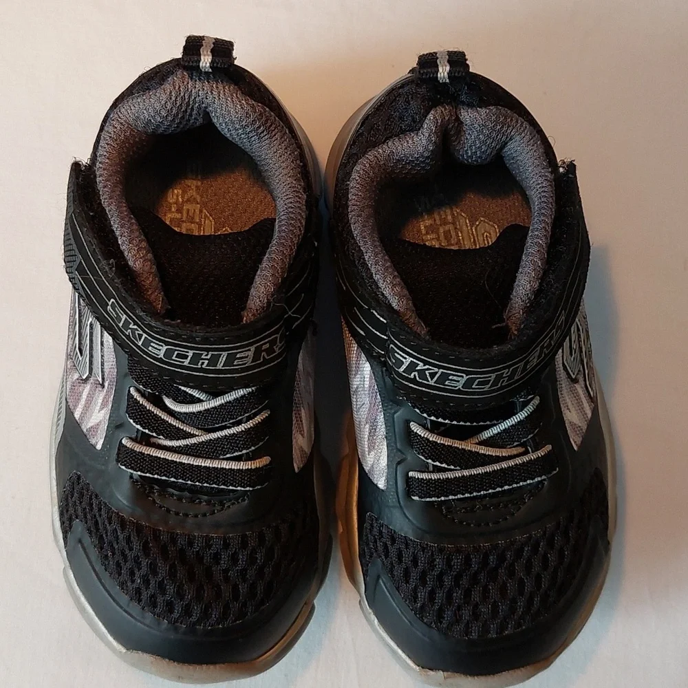 Skechers bring lights